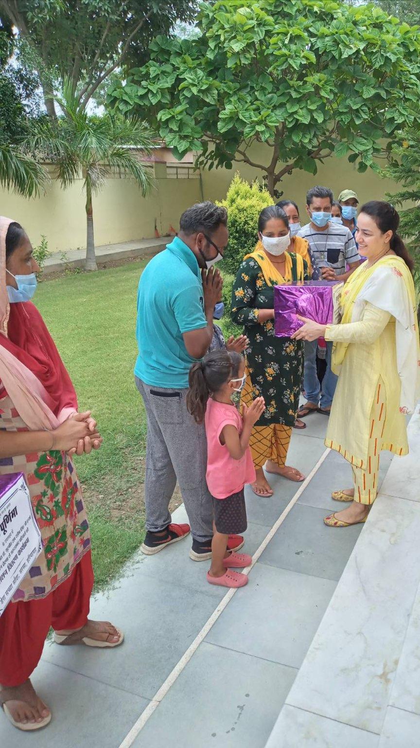 Honeypreet Insan – Food Bank | Ration Distribution