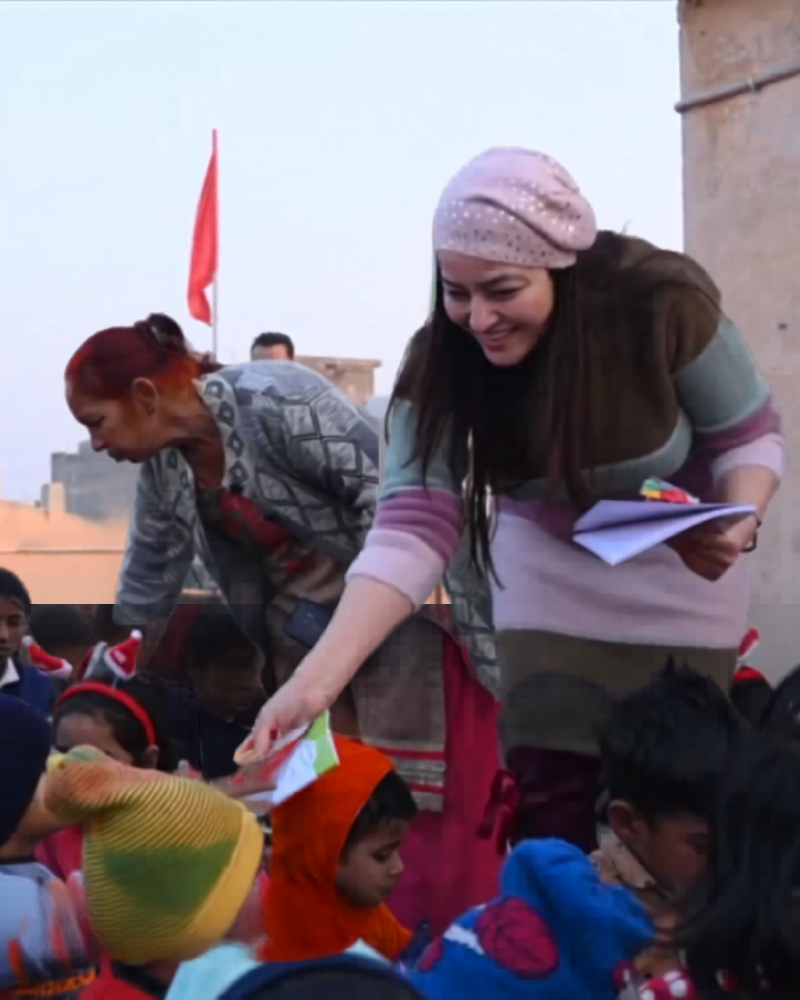 Honeypreet Insan – Kit Distribution for Kids