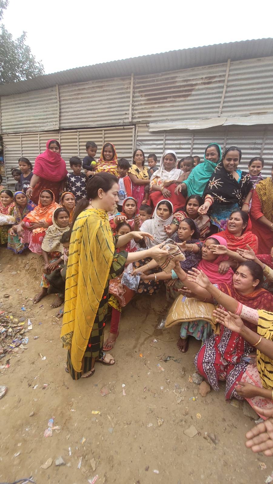 Honeypreet Insan – Warm Cloth Distribution